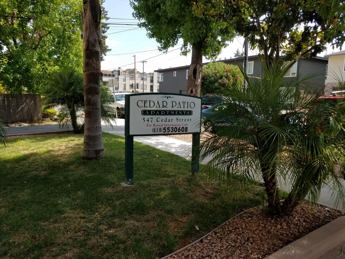 San Carlos Ave - 547 Cedar St
