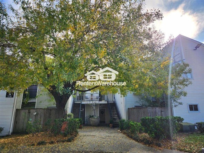 Foto del edificio - 9809 Richmond Ave.