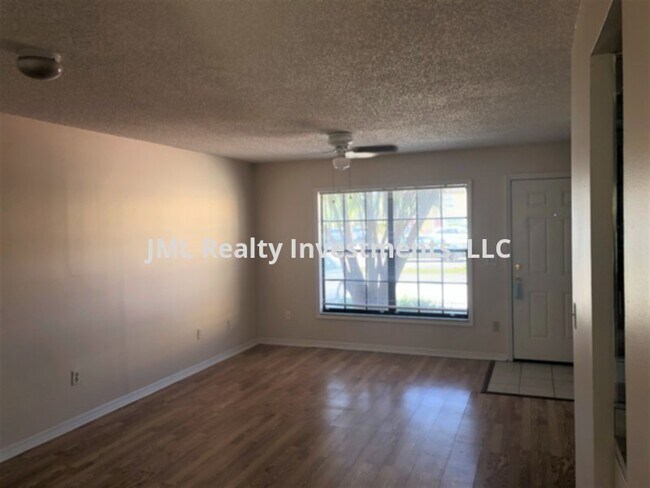 Building Photo - 7461 Wynnewood Sq