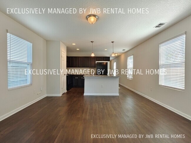 Foto del edificio - 8342 Berry Ave