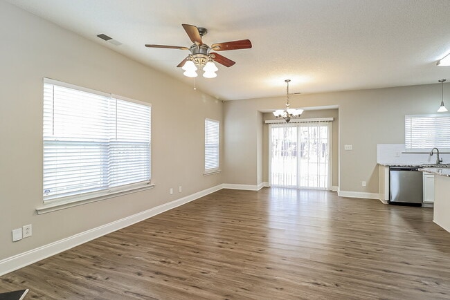 Building Photo - 414 Tribune Dr