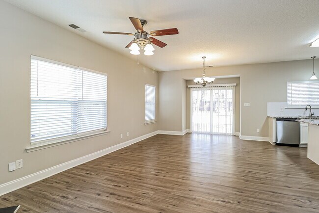 Foto del edificio - 414 Tribune Dr