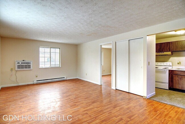 Building Photo - 305-325 Bellbrook Ave
