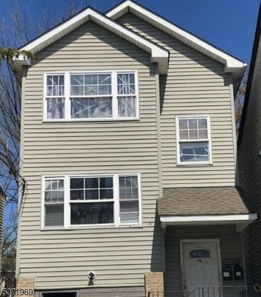 Primary Photo - 76 Arch St