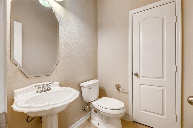 Building Photo - 1307 Diamante Dr