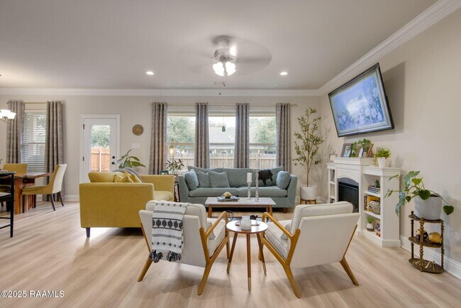 Foto del edificio - 301 Oak Hill Ln