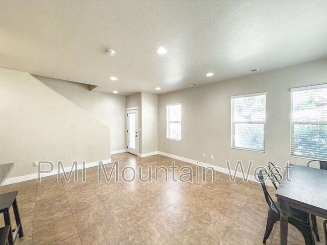Foto del edificio - 2119 Orchard Pines Loop E