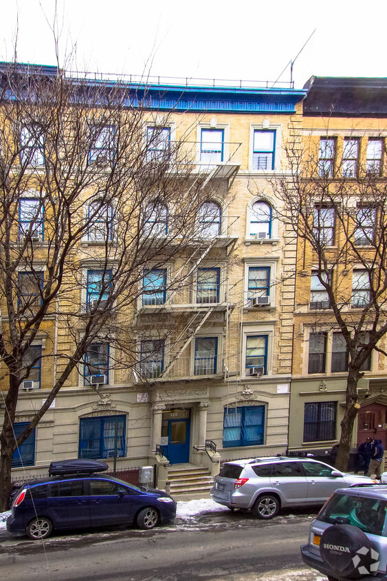 Building Photo - 135 W 112th St