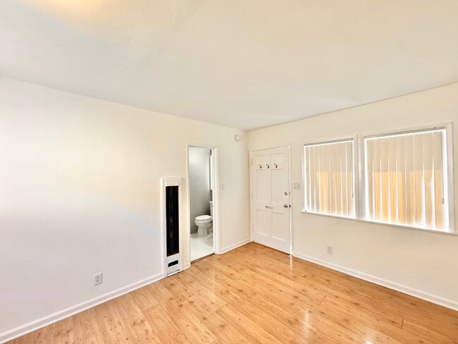 Building Photo - 13117 1/2 Venice Blvd-