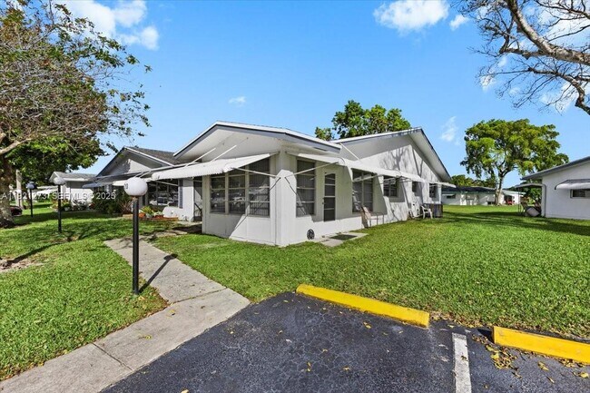 Foto del edificio - 1020 NW 88th Ave