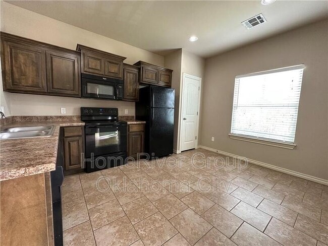 Building Photo - 1007 SW 92nd St