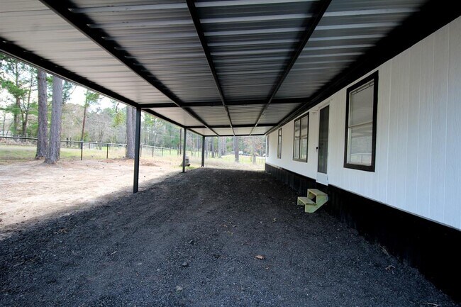 Building Photo - 14440 Rolling Acres Rd
