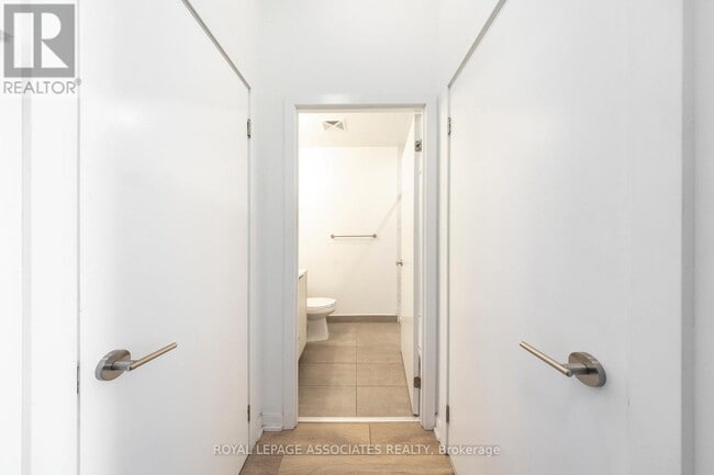 Photo du bâtiment - 36 Forest Manor Rd