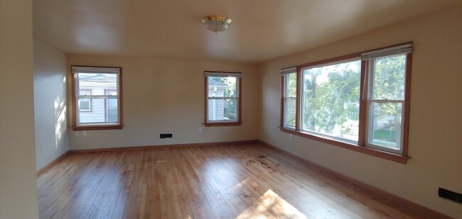 Building Photo - 5874 N 65th St