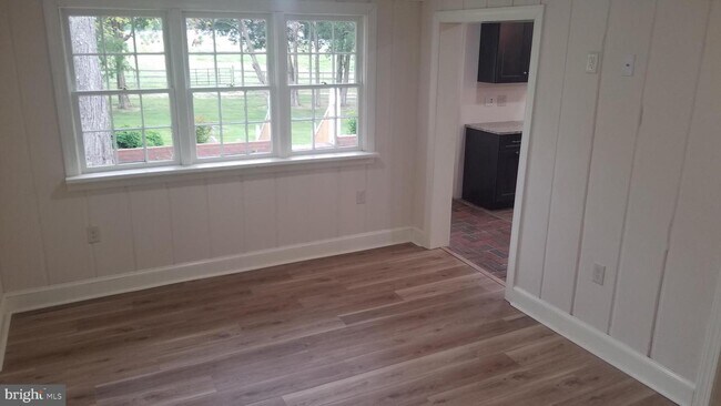 Building Photo - 8130 Rose Hill Manor Pl
