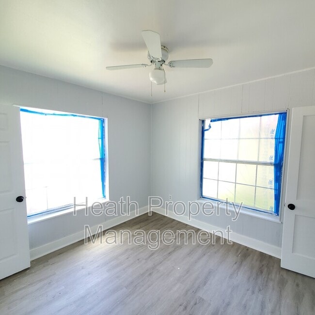 Building Photo - 1735 25th St S