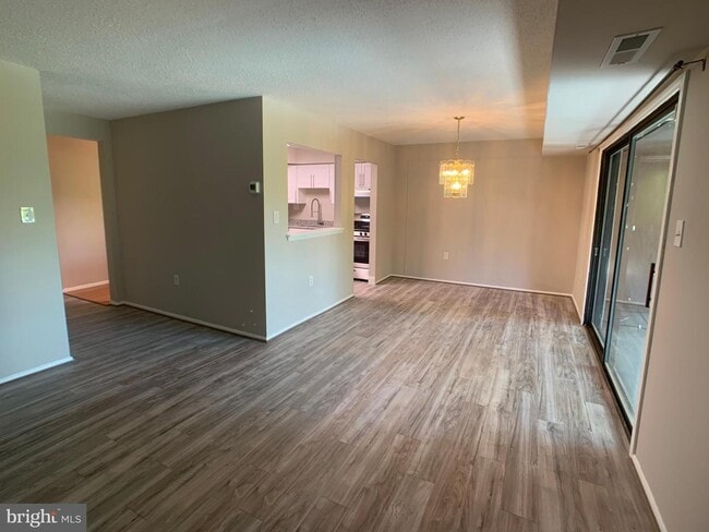 Building Photo - 1811 Snow Meadow Ln