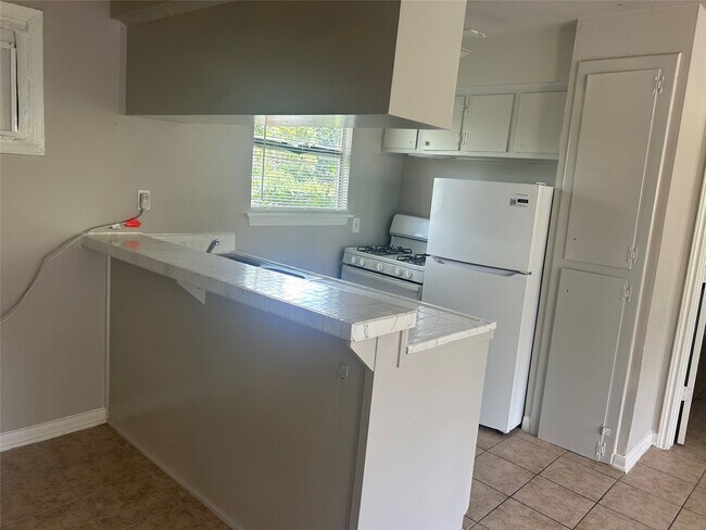 Foto del edificio - 8232 Glenview Dr