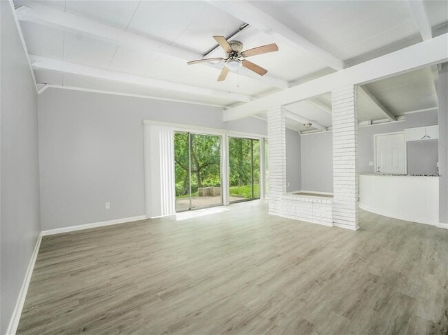 Building Photo - 107 Southern Oaks Dr