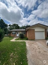 Building Photo - 1206 Salsbury St