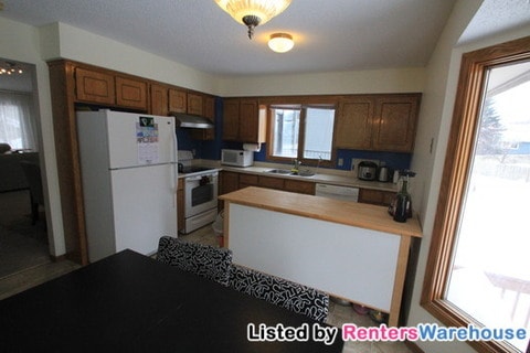 Building Photo - 1383 Willow Creek Ln