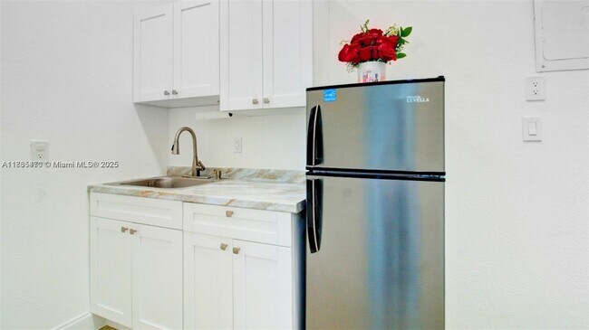 Foto del edificio - 6110 S Waterway Dr