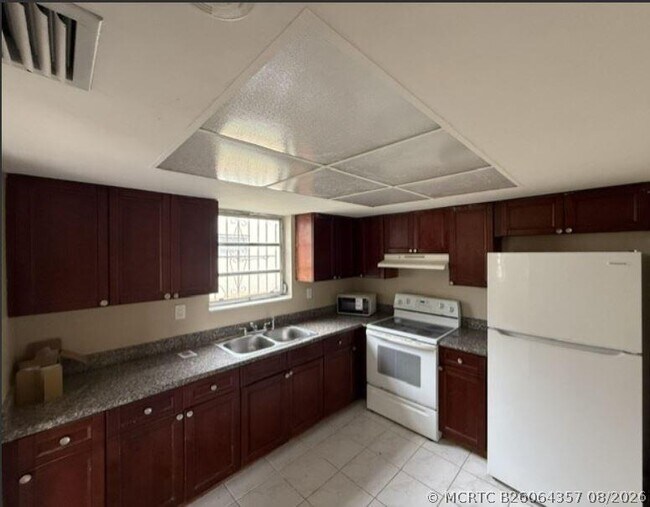 Foto del edificio - 16980 N Miami Ave