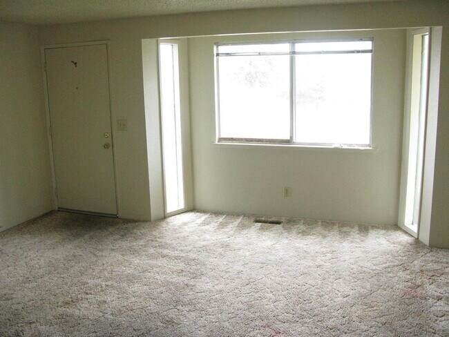 Building Photo - 529