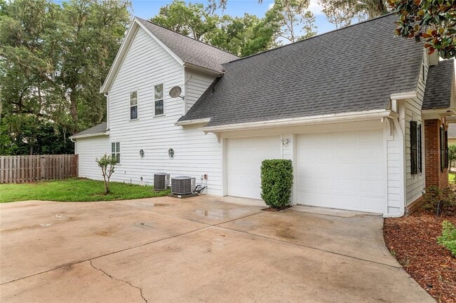 Building Photo - 5512 NW 51st Ave