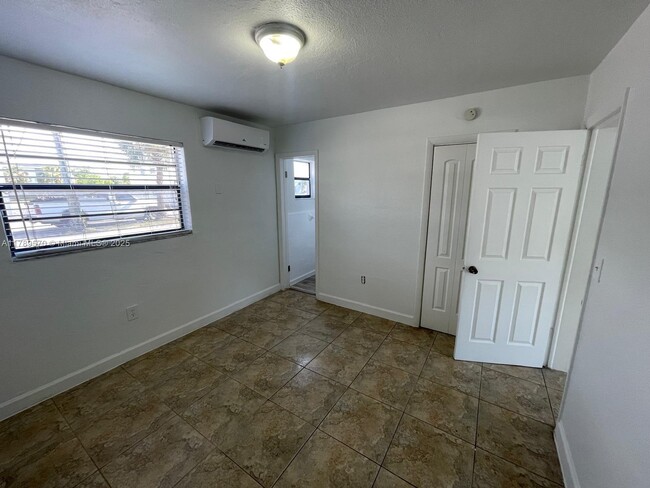 Foto del edificio - 4444 SW 67th Ave