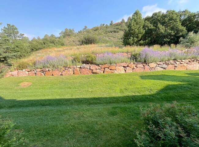 Foto del edificio - 2 Bedroom Townhome Available Near Austin B...