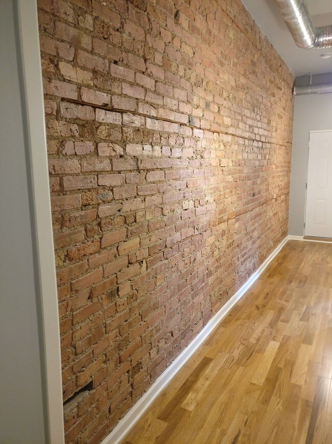 Foto del edificio - 6342 S Ingleside Ave