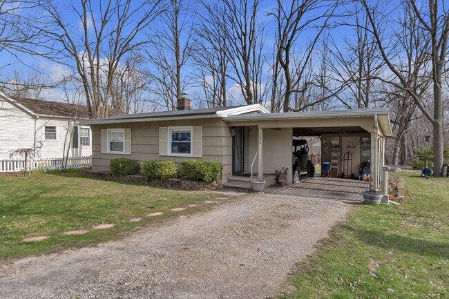 Building Photo - 8036 Huron St