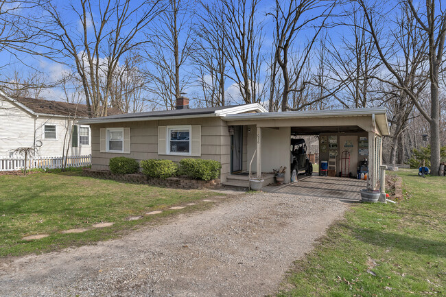 Foto del edificio - 8036 Huron St