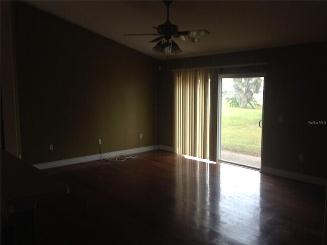 Foto del edificio - 1680 Evergreen Ct