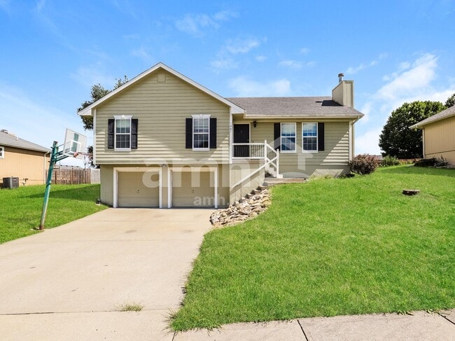 Building Photo - 1001 Stonecrest Dr