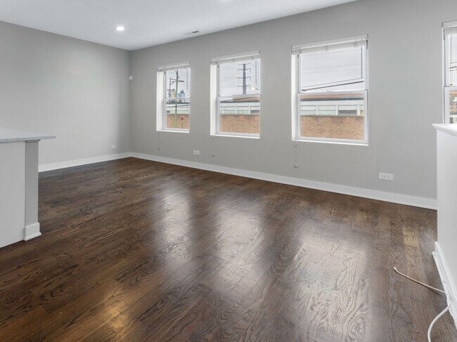 Foto del edificio - 2431 W 24th St