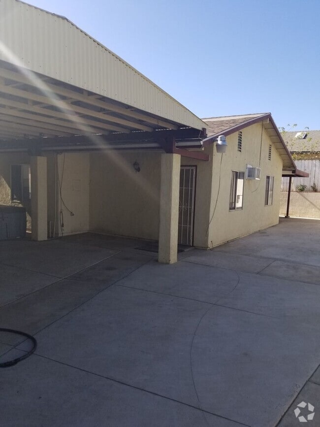 Building Photo - 1040 S Alice Ave