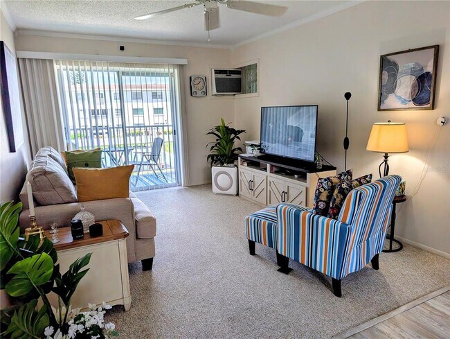 Foto del edificio - 2321 Sunset Dr