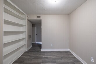 Building Photo - Park Trails