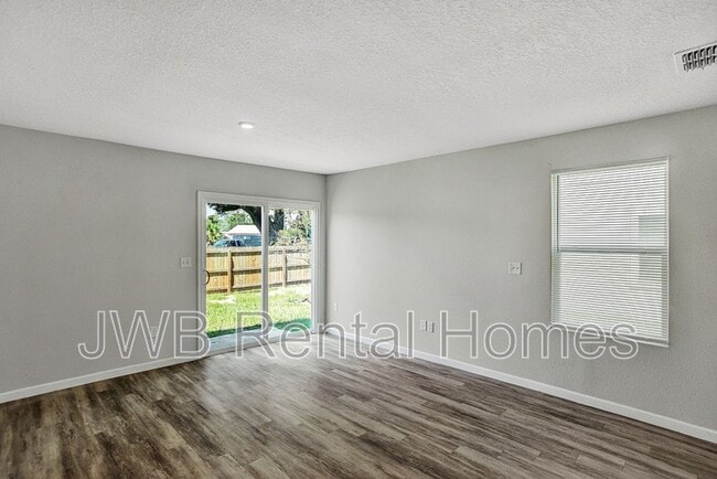Foto del edificio - 9820 Morgan Marsh Ct