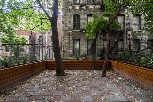 Building Photo - 330 W 86th St