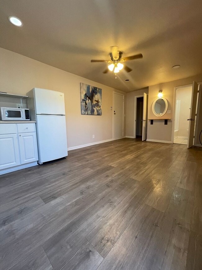 Building Photo - DB 3407 32nd Street