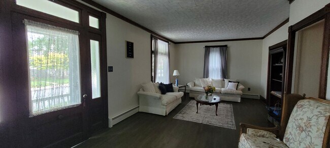 Foto del edificio - 4 Bedroom 1 bathroom home located in Leola PA