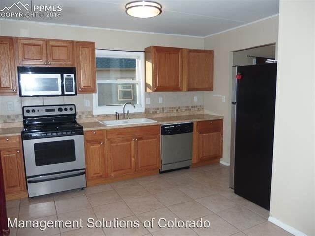 Building Photo - 3 br, 1 bath House - 2011 S. Corona Ave.