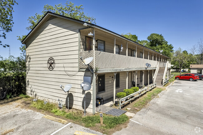 Building Photo - Heritage Court Apartments