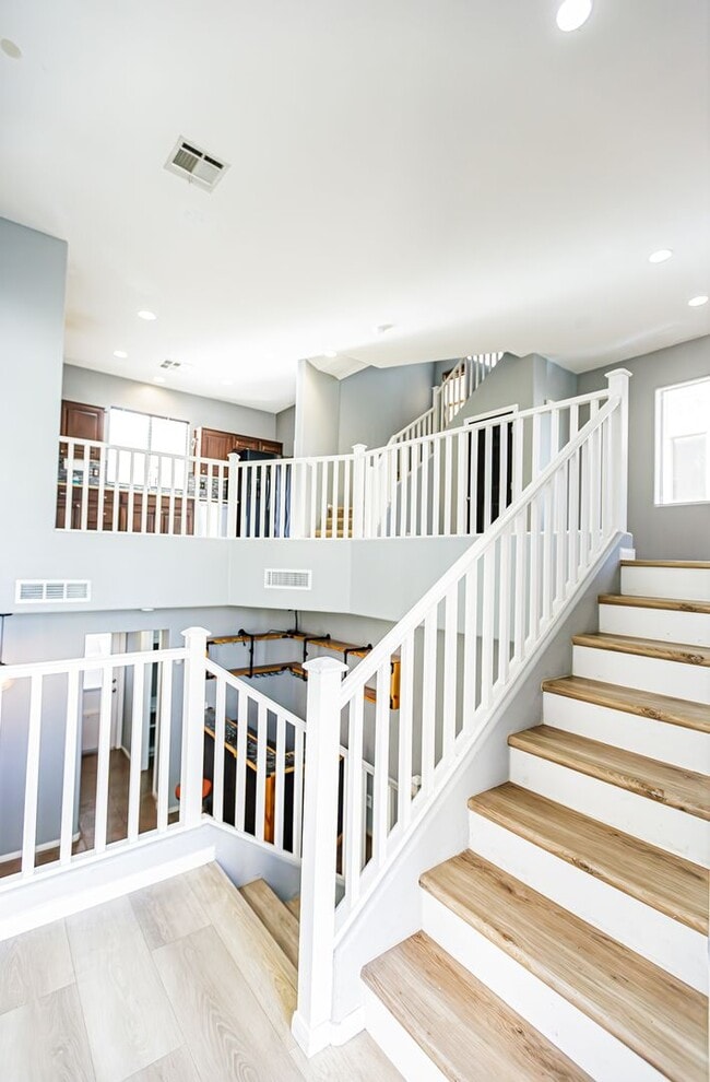 Building Photo - 3 story home