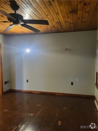 Building Photo - 267 Crestwood Ave