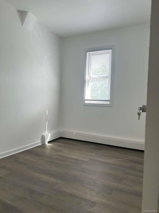 Foto del edificio - 241-25 144th Ave