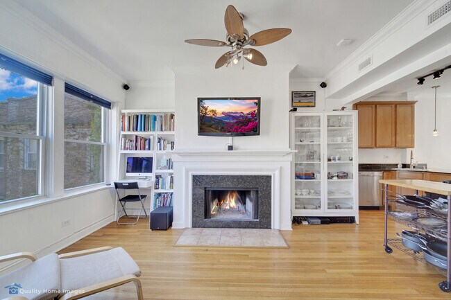 Foto del edificio - 877 W Cornelia Ave